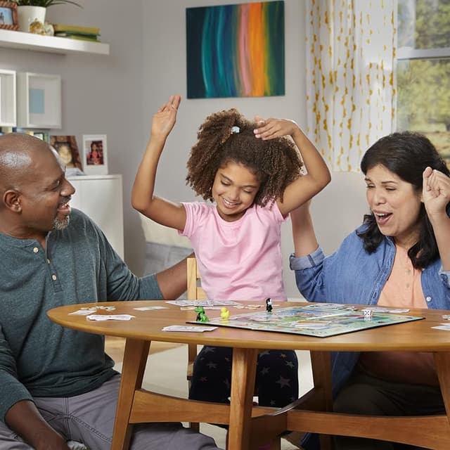 Thumbnail 6 de Hasbro Monopoly Junior juego 2 a 4 jugadores 🧩