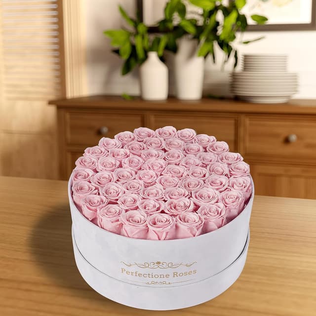 Detalle de 50 Piece Roses in a Velvet Box preserved flowers (Pink) for birthday and gift giving