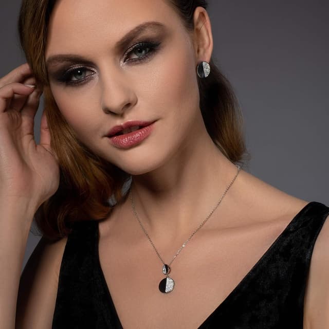 Detalle de Namana Boucles d’Oreilles Disque pour femme — grandes boucles rondes en acier inoxydable, cristaux Swarovski