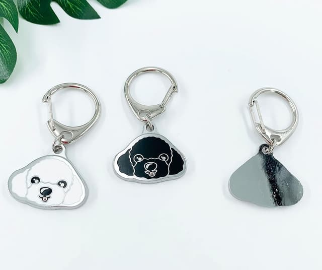 Detalle de White Poodle Dog Pendant Keychain – Metal Dog ID Tags Key-Ring (Dog Lovers Keyfob)