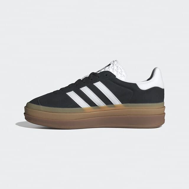Detalle de adidas Originals Gazelle Bold W: zapatillas casual de mujer con look retro y plataforma
