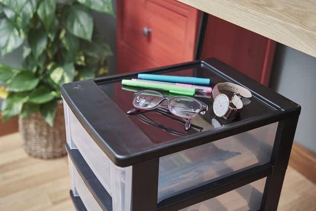 Detalle de Iris Ohyama cassettiera in plastica DDOCH-2005, 5 cassetti medi, per A4/A5/A6 in nero