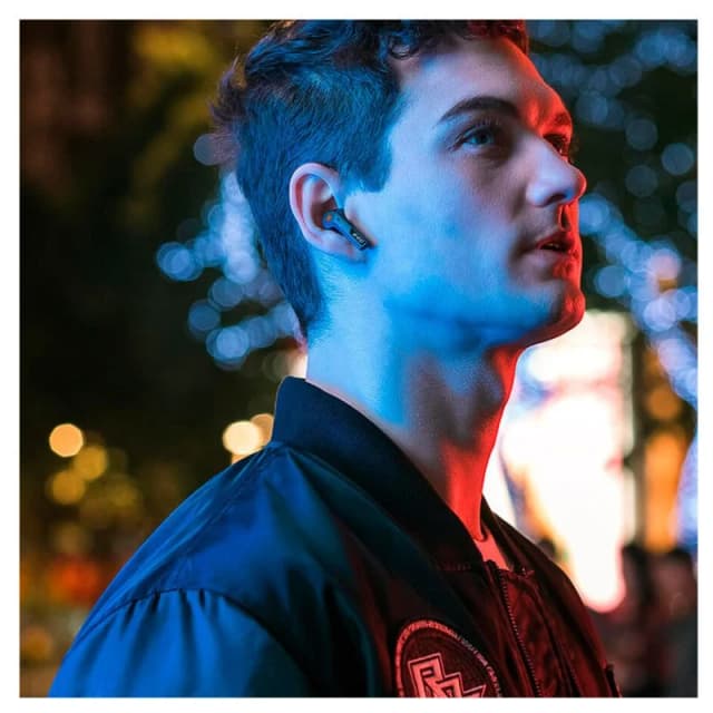 Detalle de ASUS ROG Cetra True Wireless SpeedNova ANC auriculares gaming