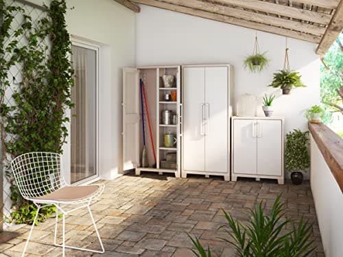 Detalle 2 de Keter Armario Gulliver escobero de resina beige (80 x 44 x 182 cm), 2 puertas y 8 baldas regulables