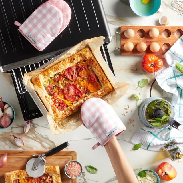 Thumbnail 4 de KitchenAid Gingham Mini Oven Mitt 5.5"x8"