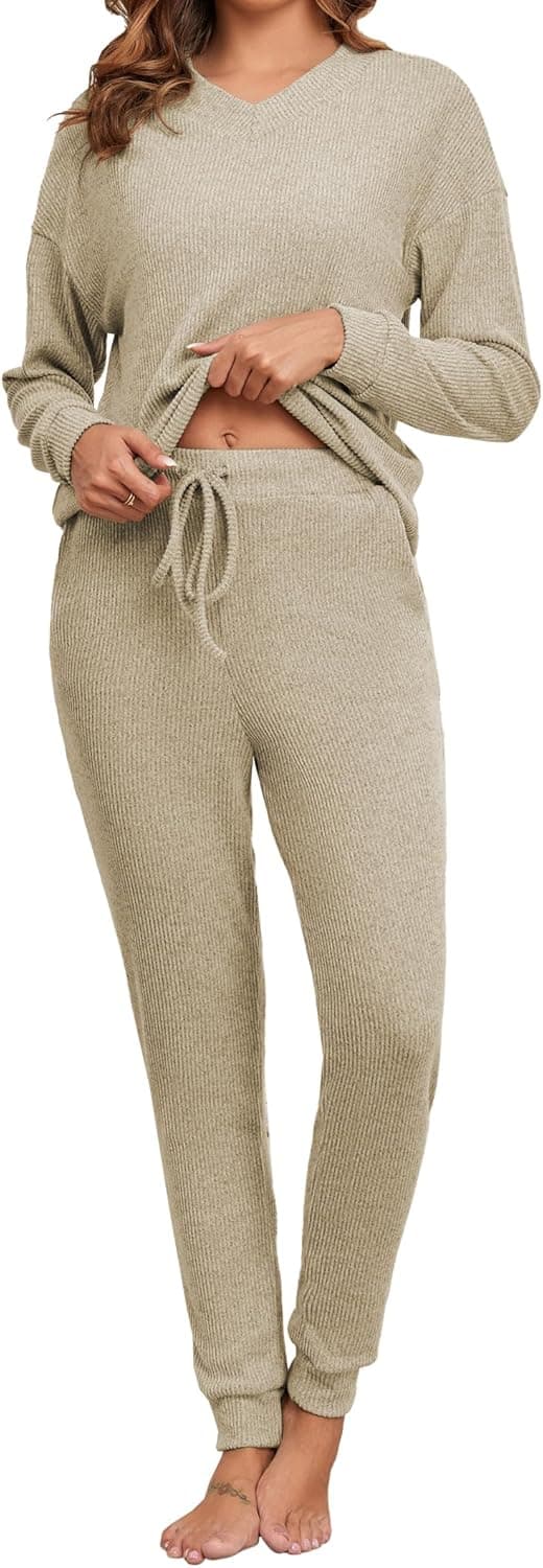 Detalle de Famulily loungewear set 2 piece, V neck