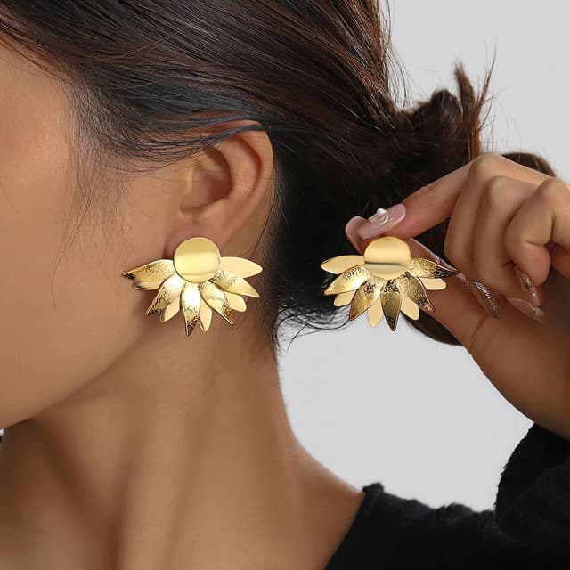 Detalle de Boucles d’oreilles fleur plaquées or 18 carats BUEMMR pour femmes