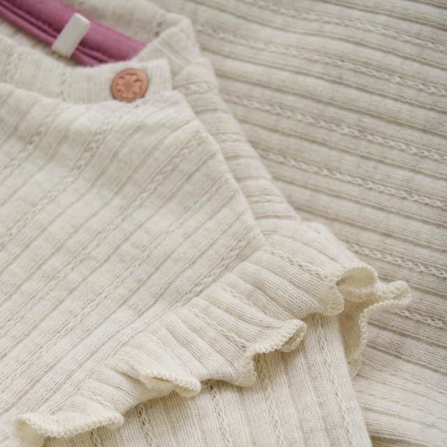 Detalle 1 de Noppies Baby Mädchen Langarmshirt Thornwood mit Druckknopfverschluss (GOTS-zertifiziert)