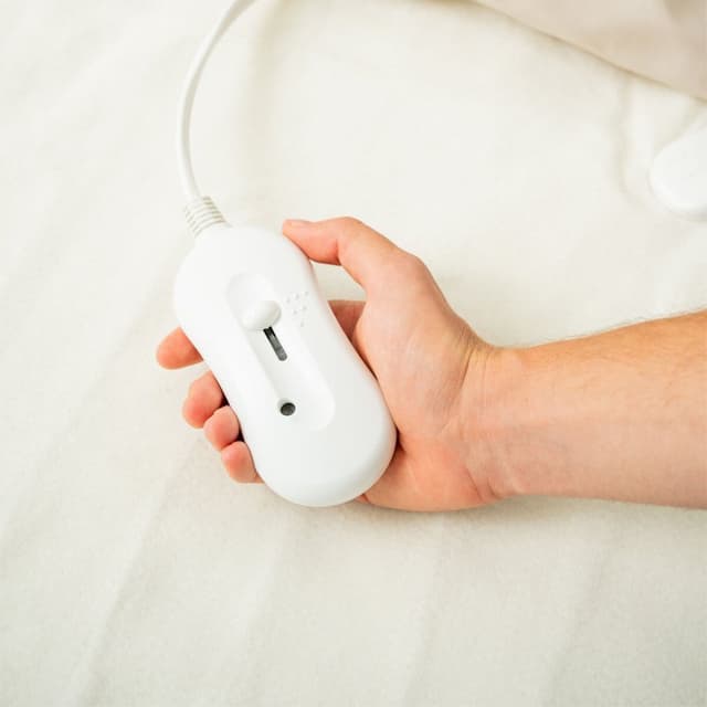 Detalle 2 de Innovagoods Calientacamas Krewarm 60 W 80×150 cm Blanco