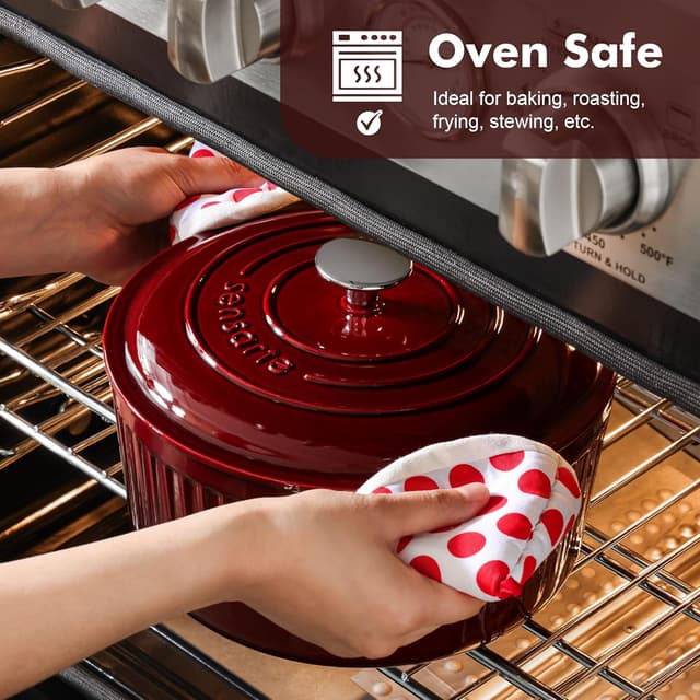 Detalle 2 de SENSARTE Enameled Cast Iron Dutch Oven (5.5 Quart) Red with Lid, Dual Handles, Trivet & Cotton Potholders
