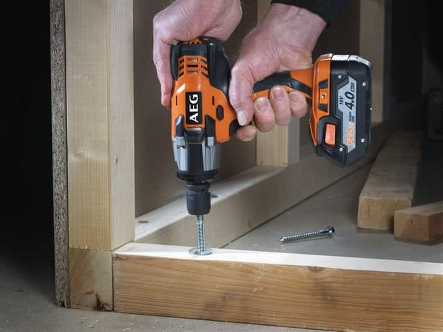 Detalle de AEG BSS18C12ZC-0 avvitatore a impulsi 18V da 360 Nm con 3 modalità e funzione Autostop (batteria non inclusa)