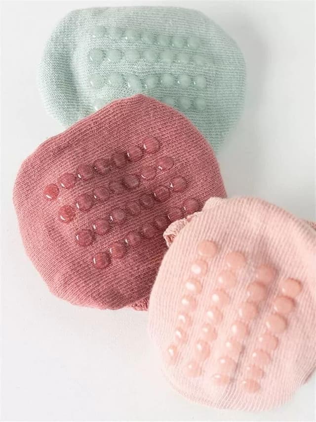 Detalle de DRESHOW infant ruffle lace non-slip ankle socks (combed cotton-blend) for newborns to toddlers