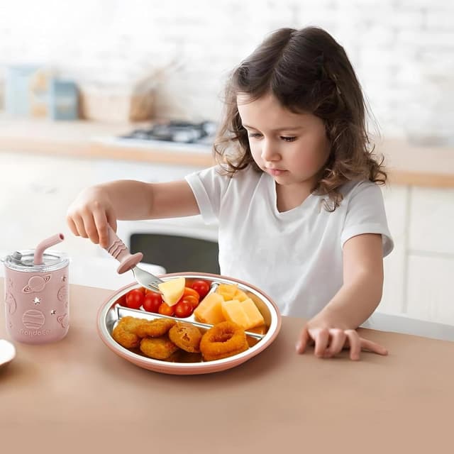 Detalle 2 de PandaEar Edelstahl Baby Geschirrset mit Silikonhülle (Teller, Schüssel, Becher, Löffel & Gabeln) – BPA-frei