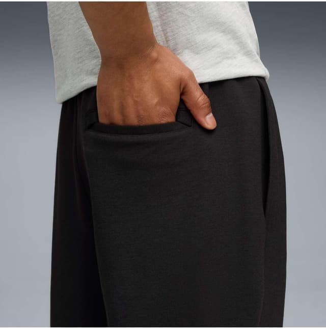 Detalle de Puma Unisex Kapuzenpullover „Cloudspun Jogger“ – Komfort für Alltag und Freizeit