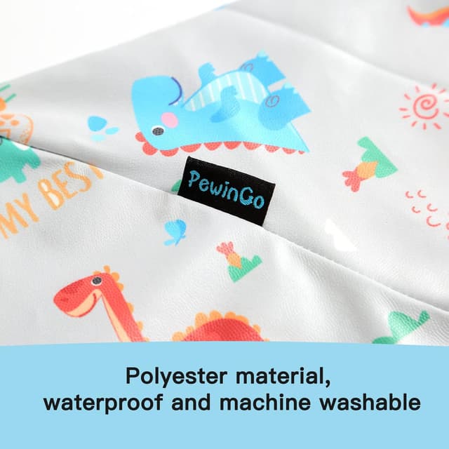 Detalle de PewinGo weaning bib with sleeves