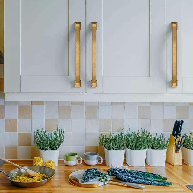 Detalle de Amerdeco set da 10 maniglie antiche per mobili cucina, interasse fori 96 mm, bronzo