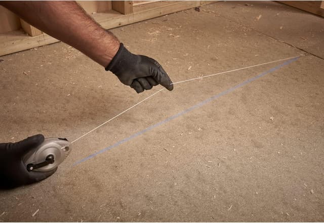 Detalle 2 de STANLEY 0-47-100 Tracciatore in alluminio (2 in 1) con corda da 30 metri