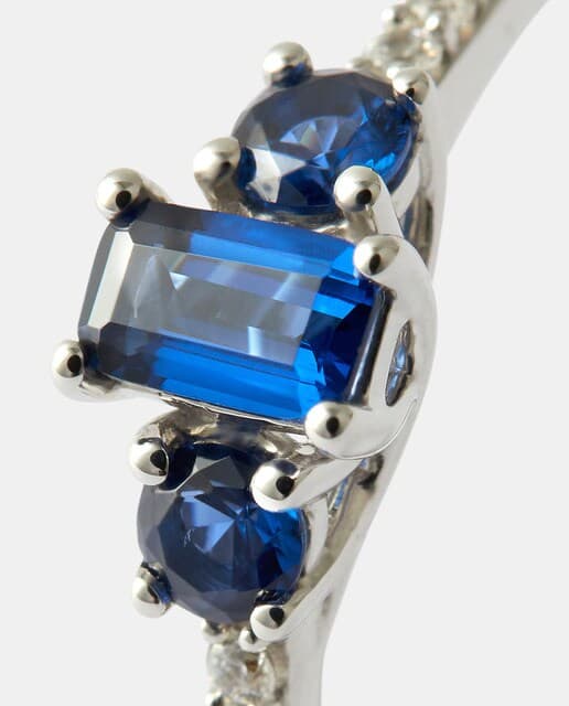 Detalle 2 de El Corte Inglés Anillo de oro con diamante y zafiro 💍