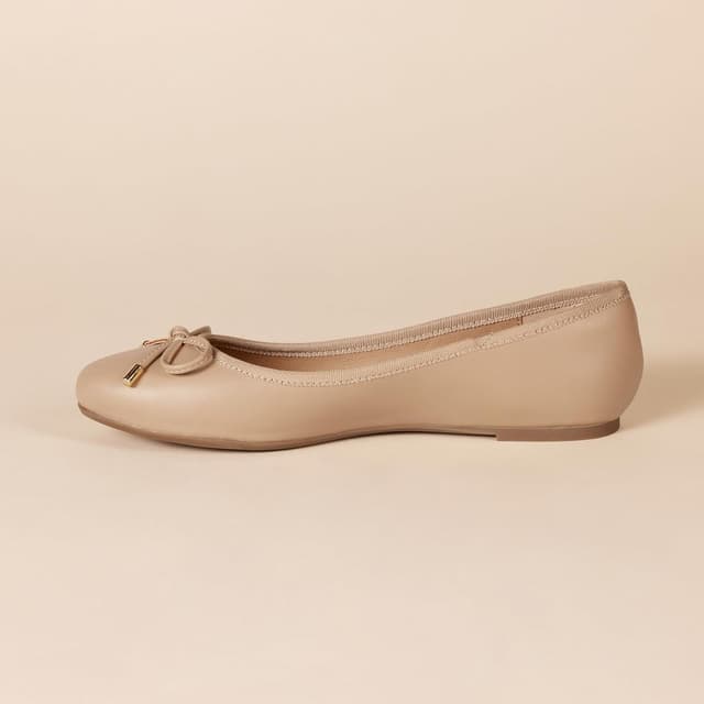 Detalle de Amazon Essentials Ballet Flats with 1/4 inch heel