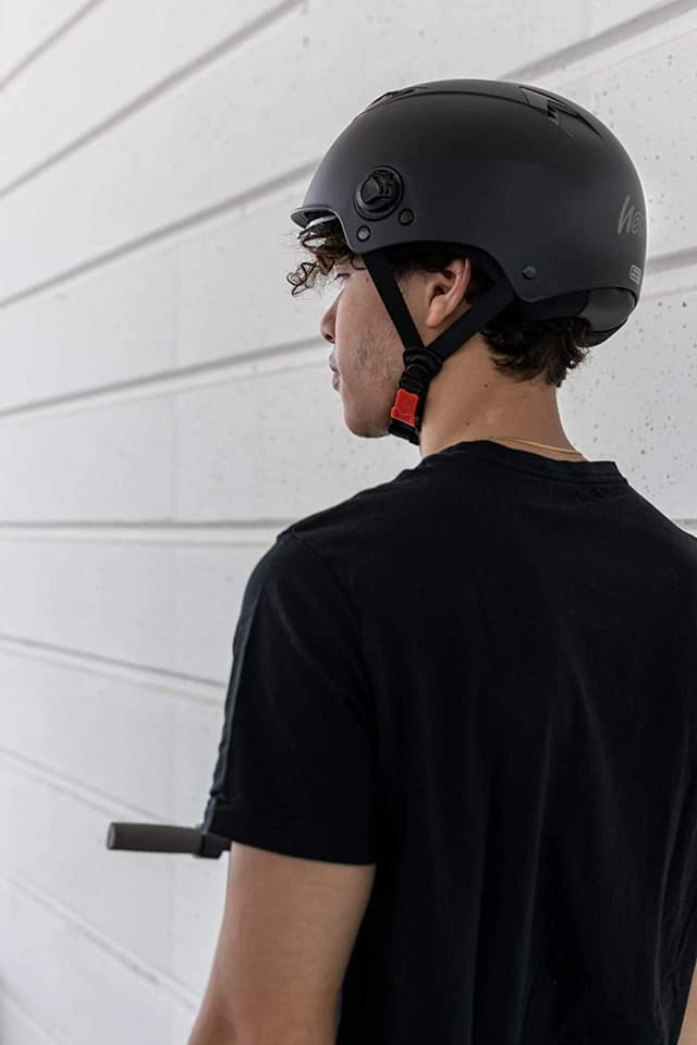 Detalle de WESTT Escape I casco skate 550 g