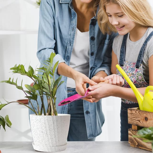Detalle de Plastic Plant Pots 6 pack for indoor use