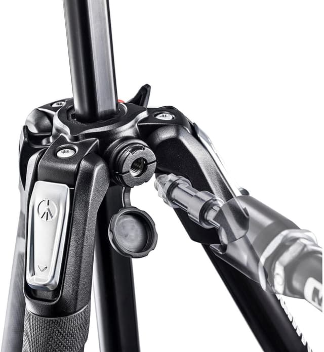 Detalle de MT190X3 tripod low‑angle shooting