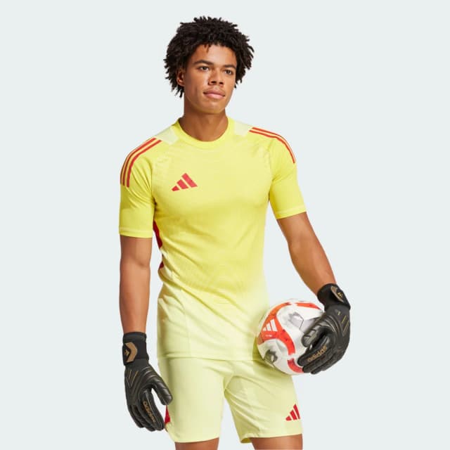 Detalle de Camiseta portero adidas Tiro 25 Pro Goalkeeper de manga corta, amarillo