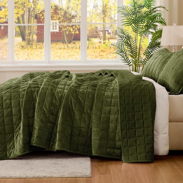 Detalle de BEDELITE Velvet Quilt Set (King Size) — Lightweight Luxury Velvet Comforter Bedding Set, 3-Piece