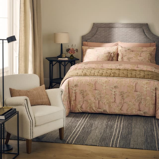 Detalle de El Corte Inglés Bibian cabecero doble tapizado