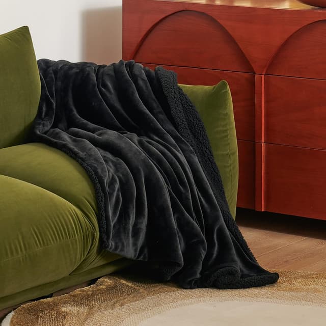 Detalle de Bedsure Kuscheldecke 130 x 150 cm schwarz