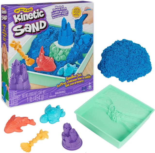 Detalle de Kinetic Sand Sandbox Set (1lb Blue Play Sand) with 4 Tools & Molds, Storage Bin — Sensory Play for Kids 3+