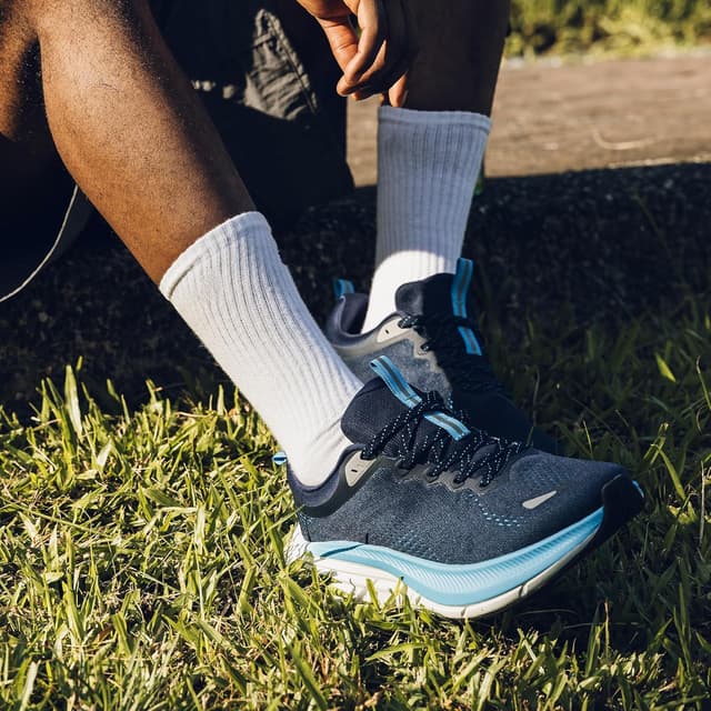 Detalle 2 de NORTIV 8 cushioned walking shoes