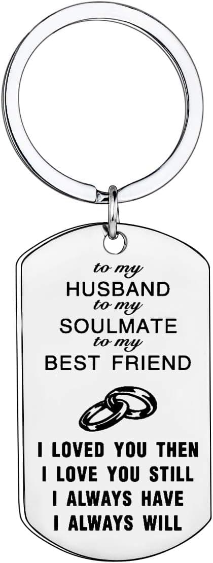 Detalle 2 de MADHAHEFU “To My Love” couple keyring set with stainless steel charm and velvet gift bag