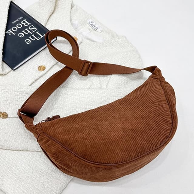 Detalle de Aucuu Borsa a tracolla in nylon a mezzaluna (messenger crossbody) con tracolla regolabile