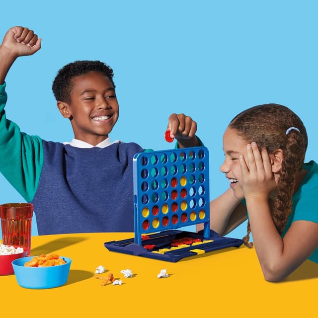 Detalle 2 de Hasbro Gaming 4 gewinnt – Offizielles Spiel (2025 Edition) mit Tragebox, Punktezähler