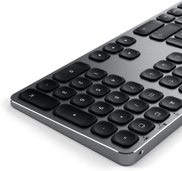 Detalle de Satechi Clavier Bluetooth sans fil avec pavé numérique et pavé alphanumérique QWERTZ (allemand) – rechargeable USB-C, multi-appareils
