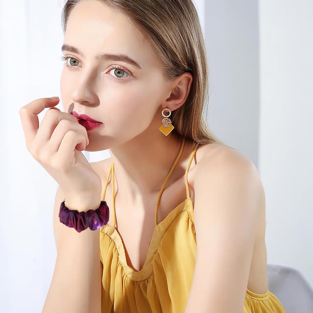 Detalle 2 de DKGKOO 3 Pack Scrunchie Elastic Strap for Fitbit Luxe (quick-release, soft fabric)