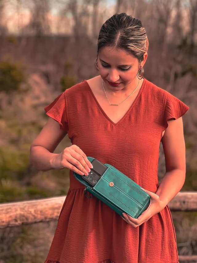 Detalle de S-ZONE Pn21b017 portamonete/portacellulare da donna con blocco RFID e tracolla staccabile