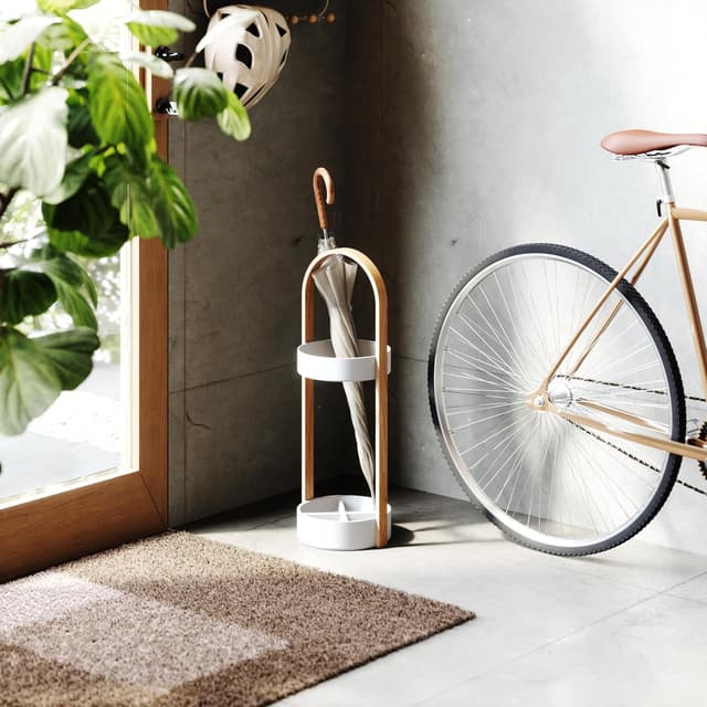 Detalle 2 de Umbra Bellwood Portaparaguas de Acero Blanco/Natural ☂