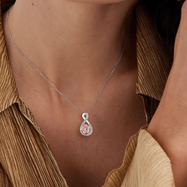 Detalle de USEEDOVIA Halskette mit Rose-Anhänger (40 cm) vergoldet & AAA Zirkonia – Geschenkbox und Karte