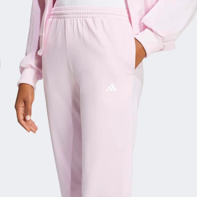 Detalle 2 de adidas Chándal Essentials Feel Cozy mujer