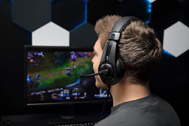 Detalle de Speedlink LEGATOS Gaming-Headset kabelgebunden mit Mikrofon & Kabelfernbedienung (3,5 mm) – schwarz