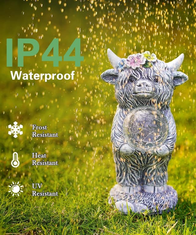Detalle 2 de Yeomoo Highland Cow Gartenfigur mit Solar-Lampen und Glasball – wetterfeste Deko für Balkon, Terrasse & drinnen