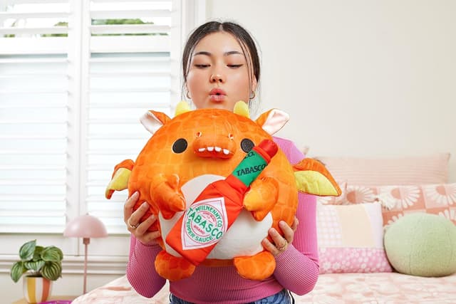 Detalle 2 de Snackles Serie 1 Corgi peluche a sorpresa da 28 cm, ultra morbido con aperitivo collezionabile