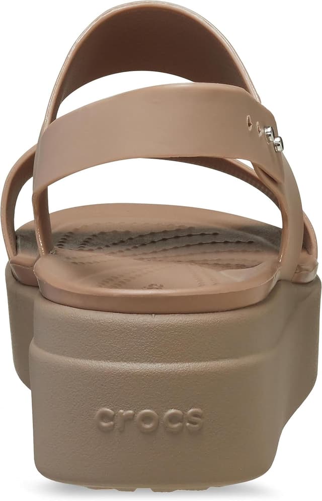 Detalle de Crocs Brooklyn Low Wedge: sandali da esterno donna con zeppa bassa e Plantari LiteRide