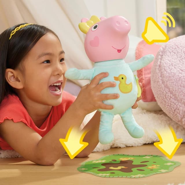 Detalle 2 de Peppa Pig Oinks and Snuggles Evie interactive doll 28 cm
