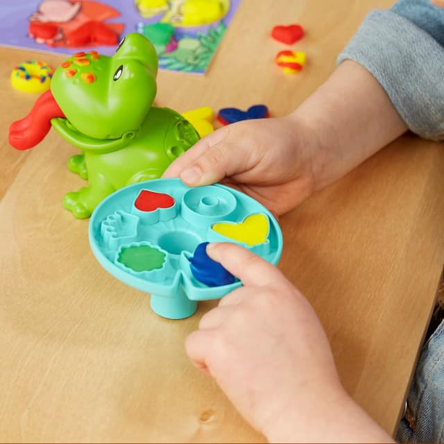 Detalle 2 de Play-Doh Farbi, der Frosch – 4×28 g Dosen mit Ausstechern (ab 3 Jahren)