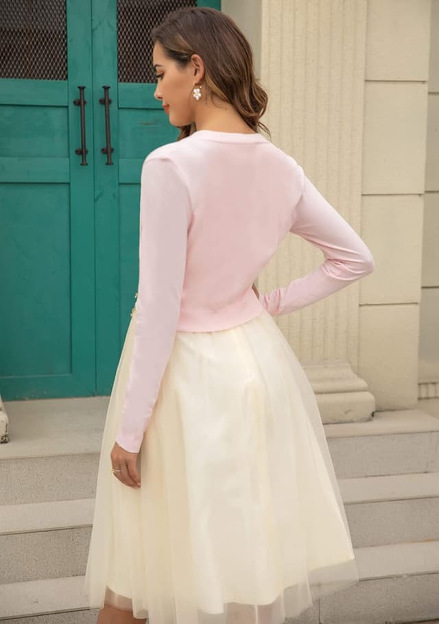 Detalle 2 de Yukiuiny Damen Bolero Bolerojacke mit V-Ausschnitt, Knöpfe und feinem Strick – elegant für Übergangszeiten