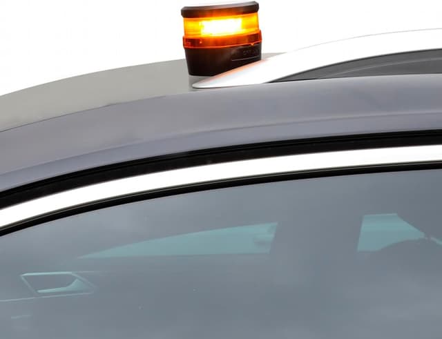Detalle 2 de Ital Neoway V16 – Lumière d’urgence pour voiture à fixation magnétique et géolocalisation DGT 3.0