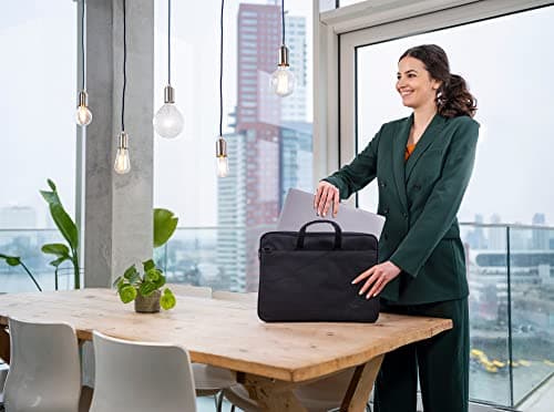 Detalle 2 de Trust Bologna Maletín 16" fino y ecológico 💼